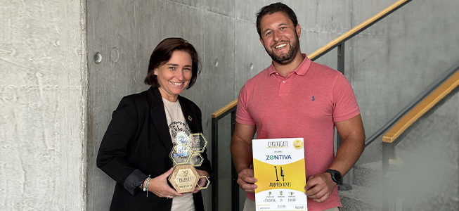 Převzetí certifikátu o adopci včelích úlů